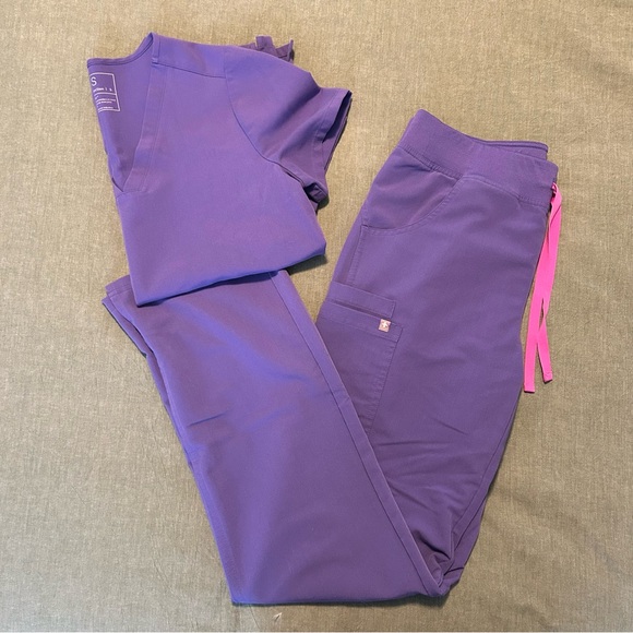 Figs Tops - Figs Purple Amethyst Scrub Set - Small top & small tall bottoms